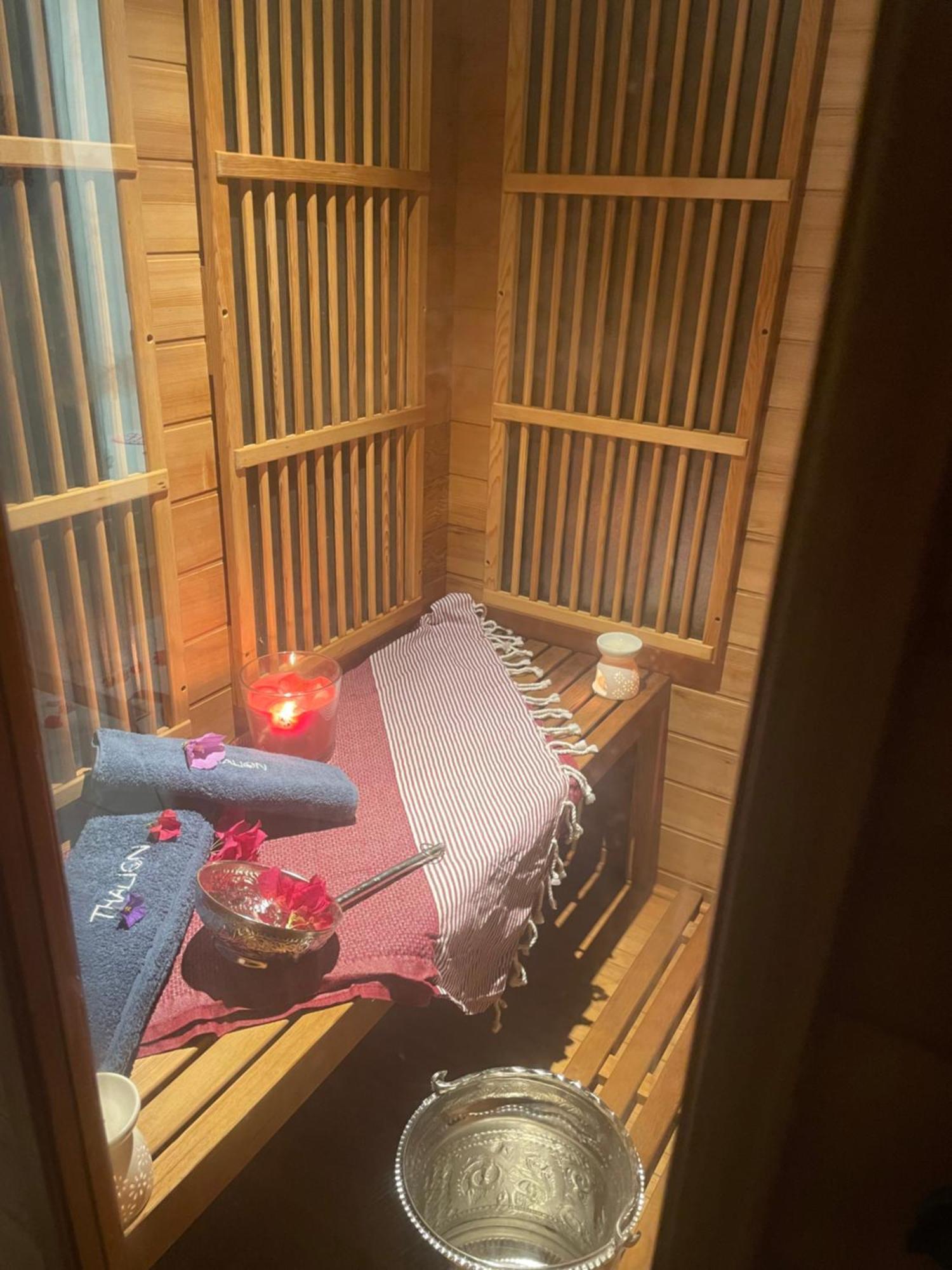 Houdarling Chalet Et Spa Hammam Jacuzzi Et Sauna 尼姆 外观 照片